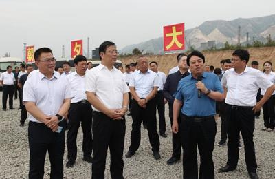 丁小強帶隊開展全市第二季度項目拉練檢查 聚焦金屬建筑裝飾材料制造，推動產業升級與高質量發展